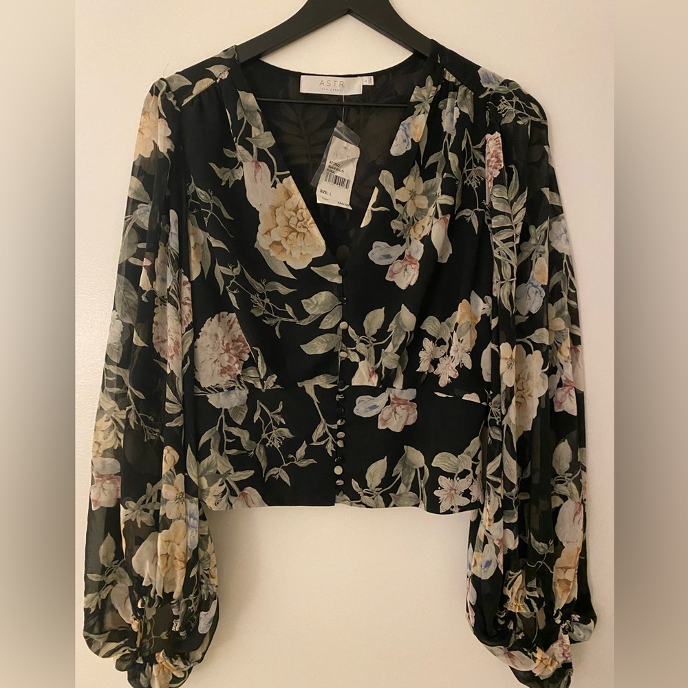 Astr the label Floral crop top